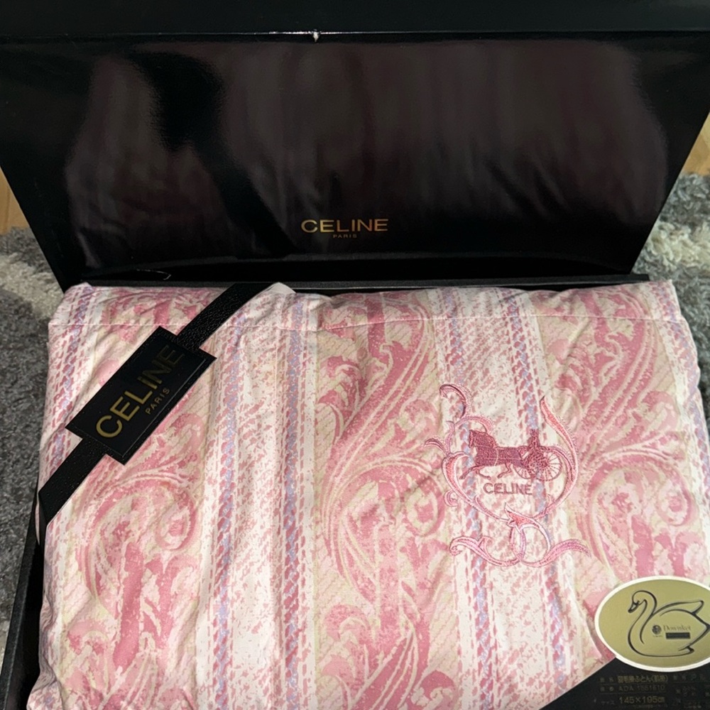 Celine Pink brandnew comforter single size